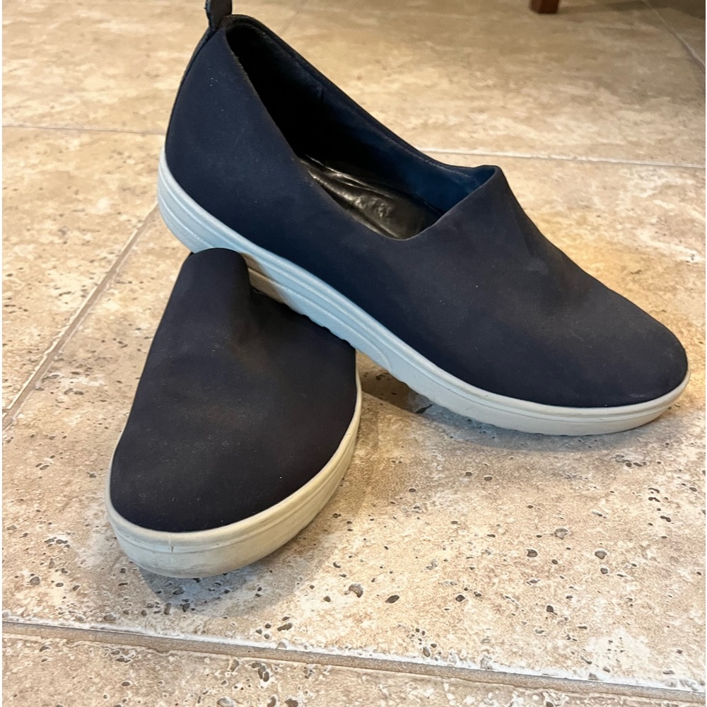 Ecco women’s slip-on sneakers